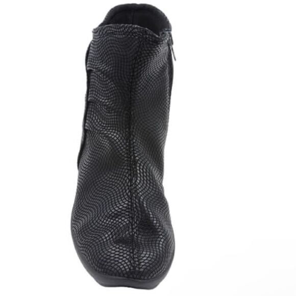 ARCOPEDICO Women’s Croc Shoes in the Size 41/9.5-10 US Size in Black Color - Picture 12 of 16